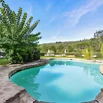 Beautiful In With Swimming Pool Apartment *