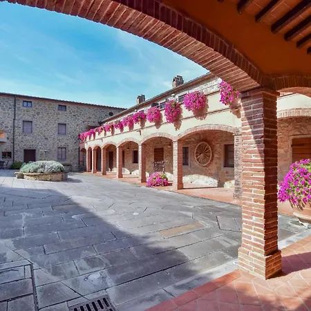 Beautiful In With Swimming Pool Apartmán